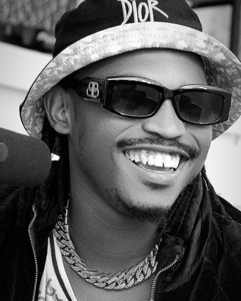 AUDIO: Mzee Wa Bwax Ft Kayumba - Jibinue Mp3 Download