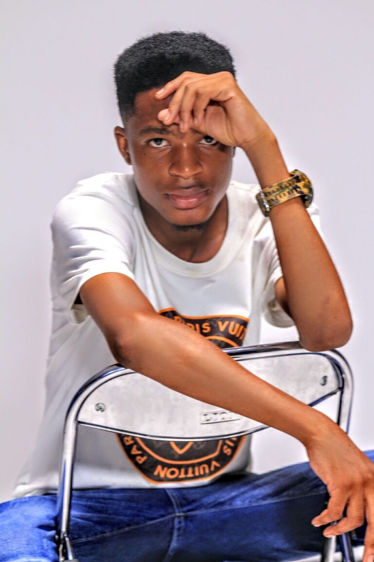 Download: Toxic Fuvu - Love Dies AUDIO